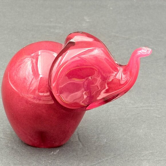 Handcrafted Glass Elephant Figurine Pink Lucky Trunk Up Paperweight Art Deco‎ - Picture 1 of 12